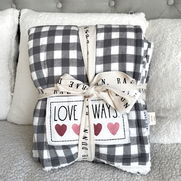 Rae Dunn Other - Rae Dunn Sherpa Blanket